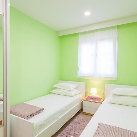 Center New Apartment Krivic Makarska Exterior foto